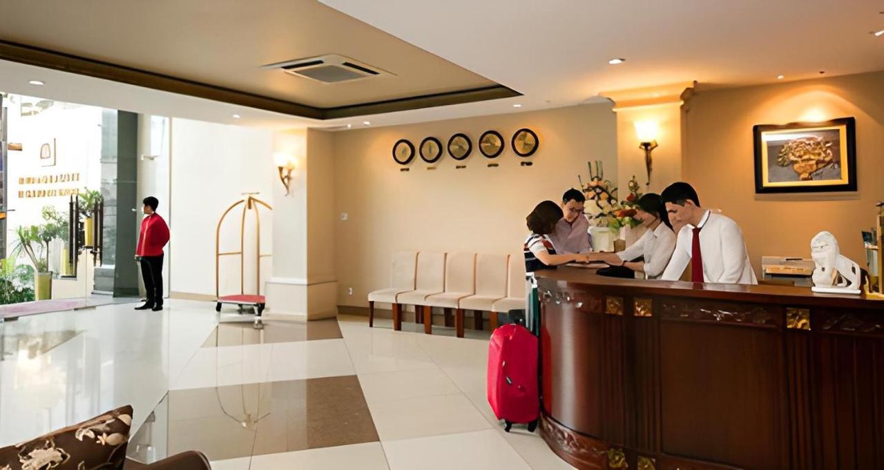 RedDoorz Premium White Lion Hotel Ho-Chi-Minh-Stadt Exterior foto
