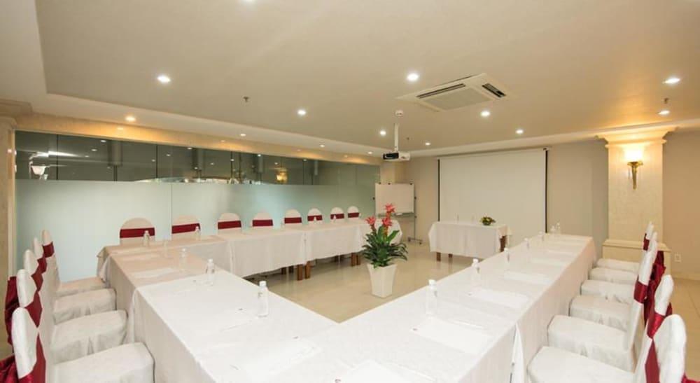 RedDoorz Premium White Lion Hotel Ho-Chi-Minh-Stadt Exterior foto