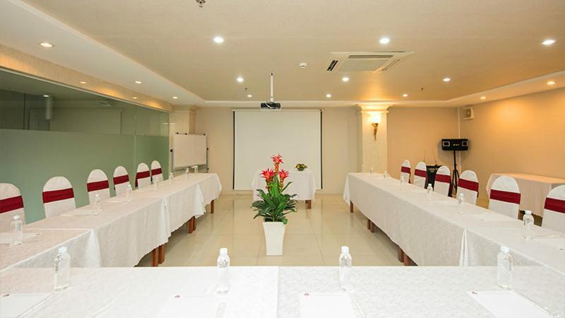 RedDoorz Premium White Lion Hotel Ho-Chi-Minh-Stadt Exterior foto