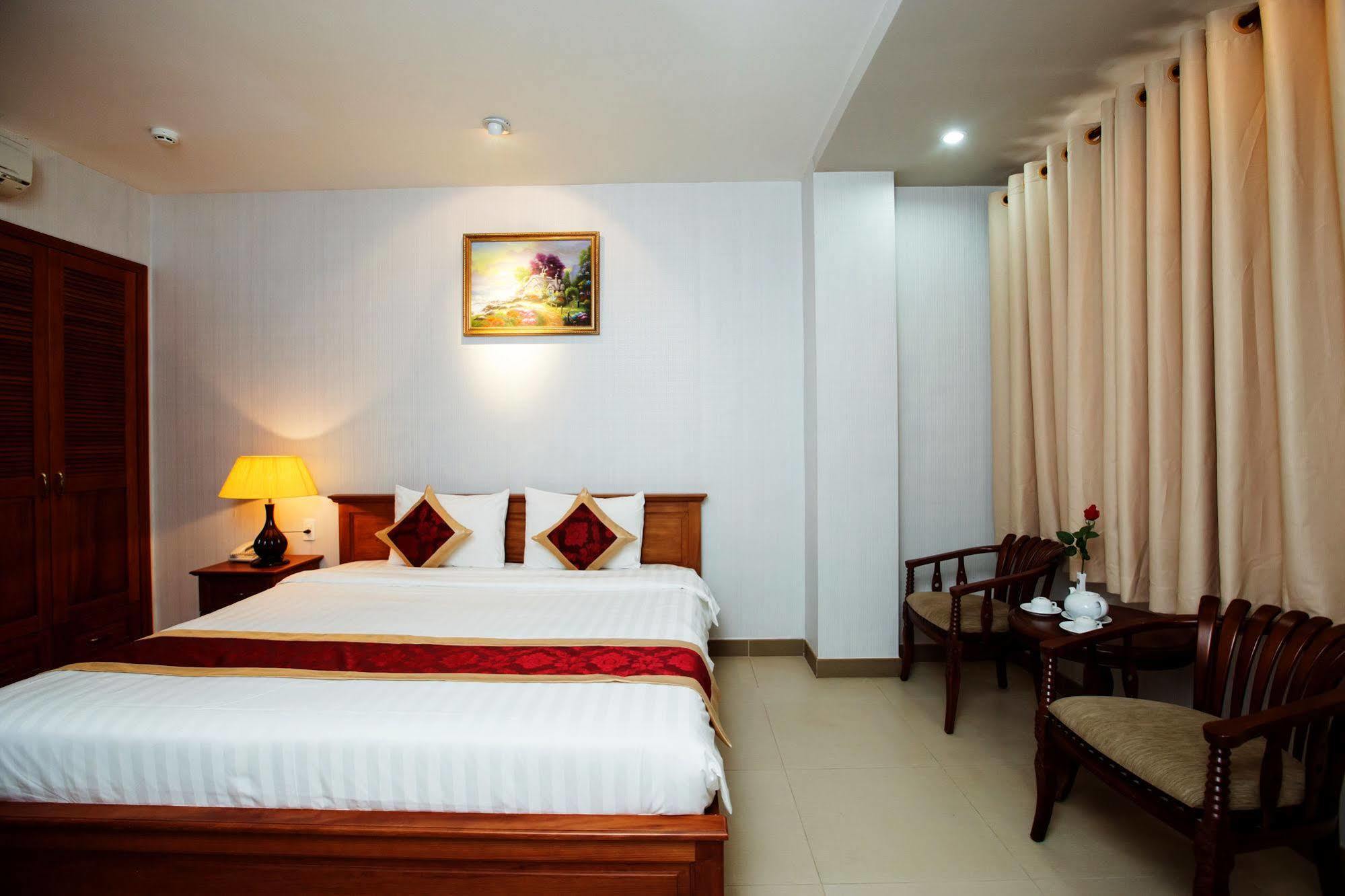 RedDoorz Premium White Lion Hotel Ho-Chi-Minh-Stadt Exterior foto