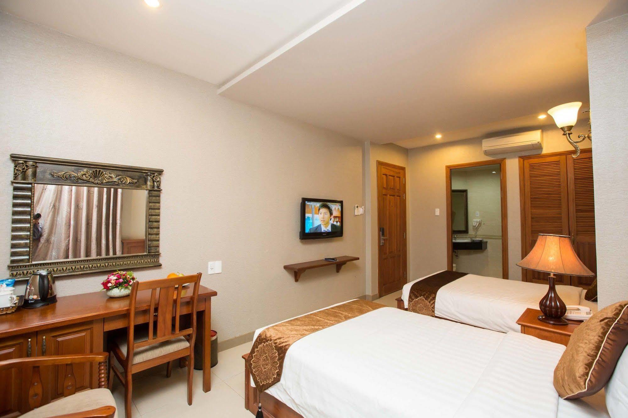 RedDoorz Premium White Lion Hotel Ho-Chi-Minh-Stadt Exterior foto
